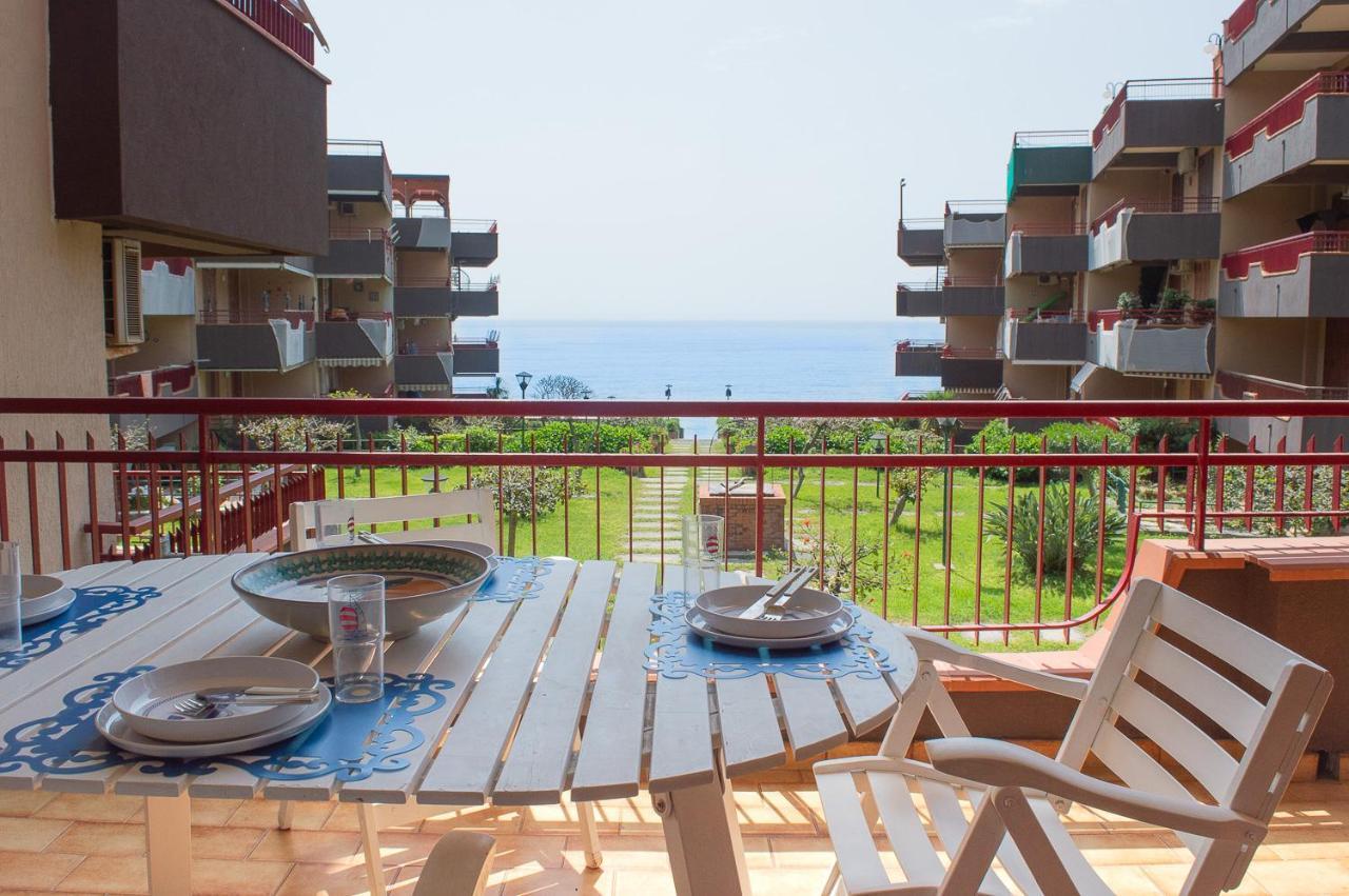 Beach House Blue Holiday เลโตยานนี ภายนอก รูปภาพ