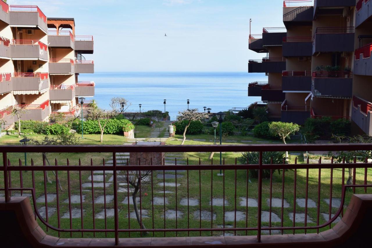 Beach House Blue Holiday เลโตยานนี ภายนอก รูปภาพ