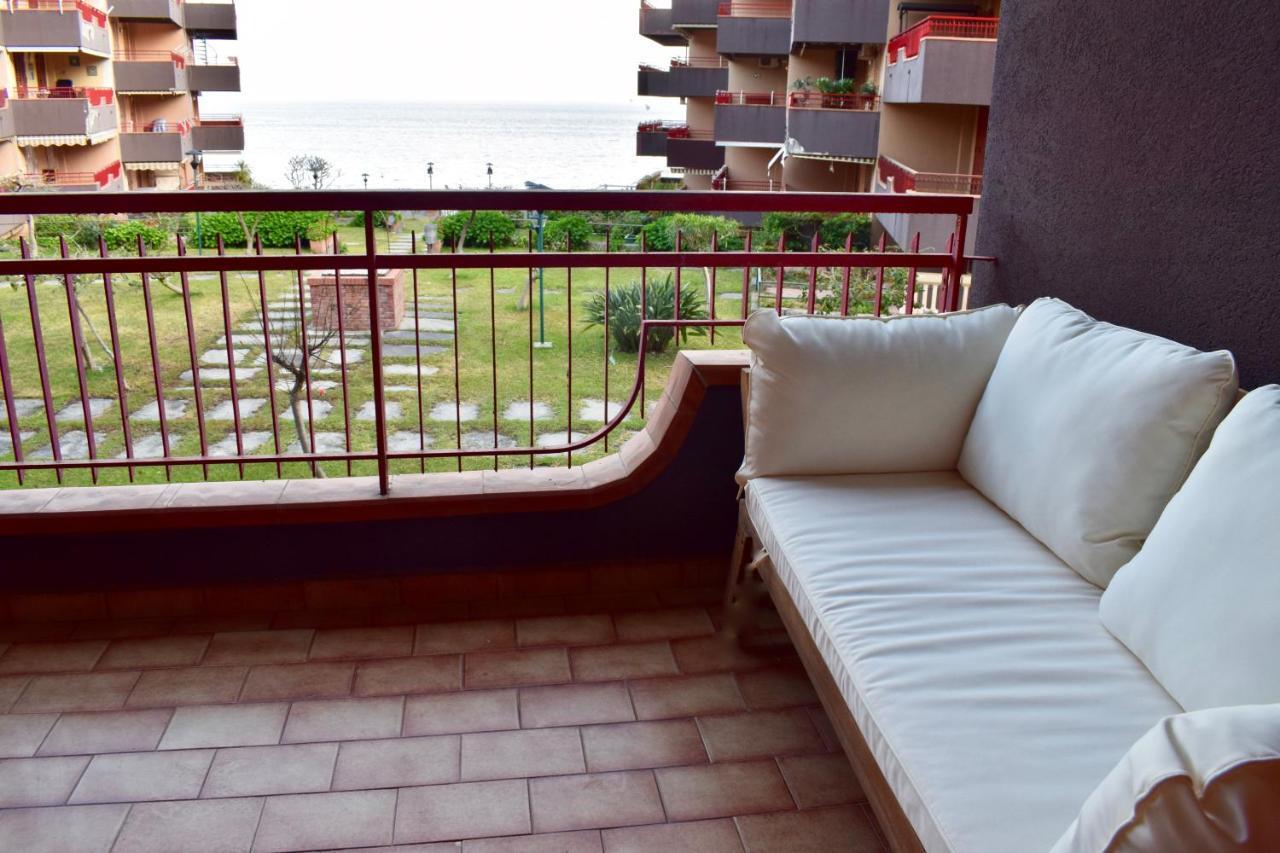 Beach House Blue Holiday เลโตยานนี ภายนอก รูปภาพ