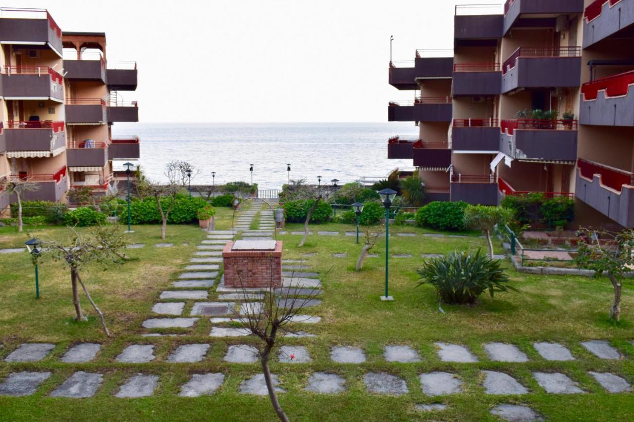 Beach House Blue Holiday เลโตยานนี ภายนอก รูปภาพ
